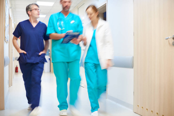 Doctors moving in blurred motion - Valokuva, kuva