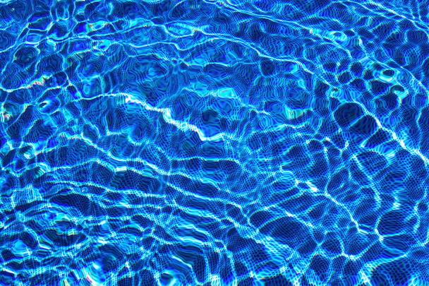 Wasser im Pool. blauer Hintergrund - Foto, Bild