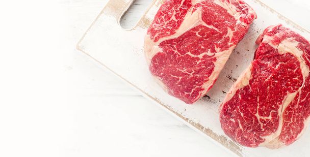 Raw Beef Steak.  - Foto, afbeelding