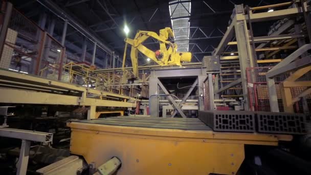 Ipari automata gépek. Robotikus eszközök munka. - Felvétel, videó