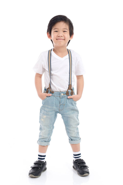 bonito ásia criança no branco t-shirt e jeans
  - Foto, Imagem