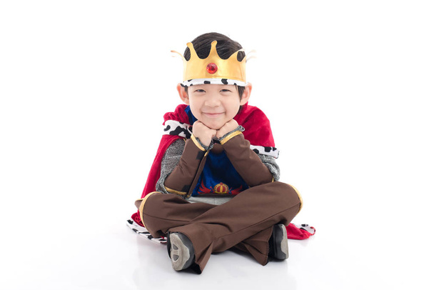 malý princ chlapce s korunou - Fotografie, Obrázek