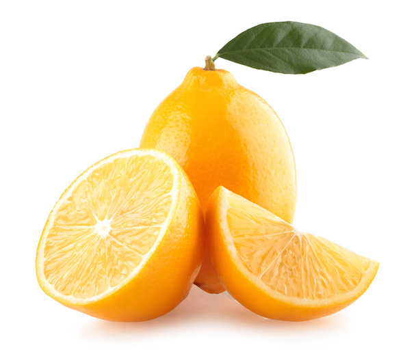 Friss citrom, fél és szelet   - Fotó, kép