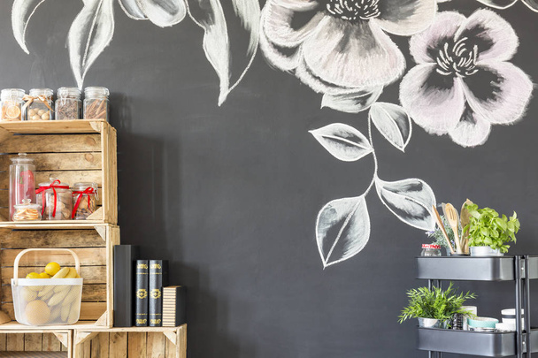 Room wall with flower motive - Foto, imagen
