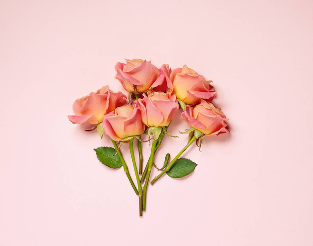 Rózsaszín rózsa csokor - Fotó, kép