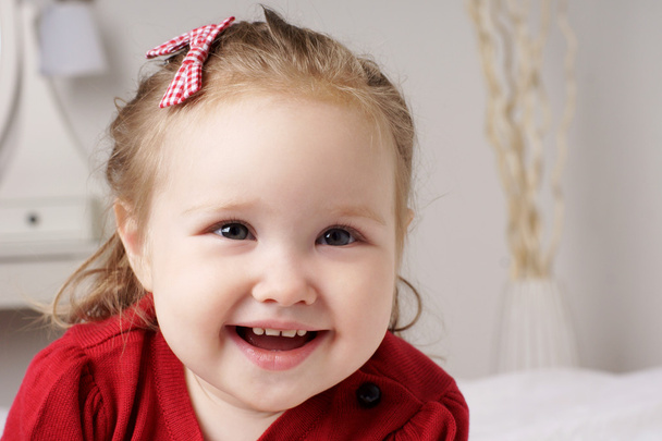 Mutlu küçük kız - Fotoğraf, Görsel