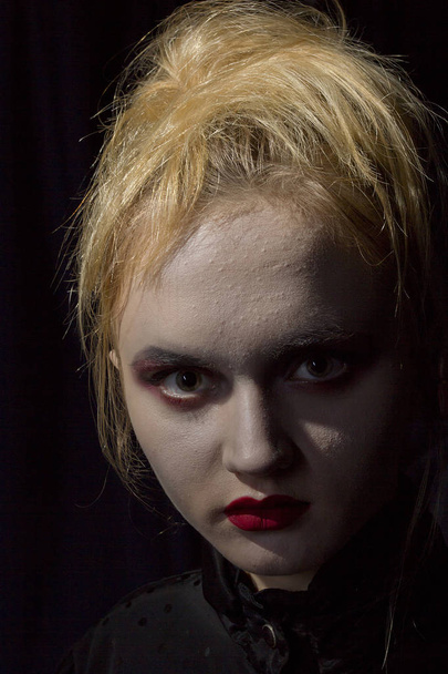 Young girl vampire - Foto, Bild