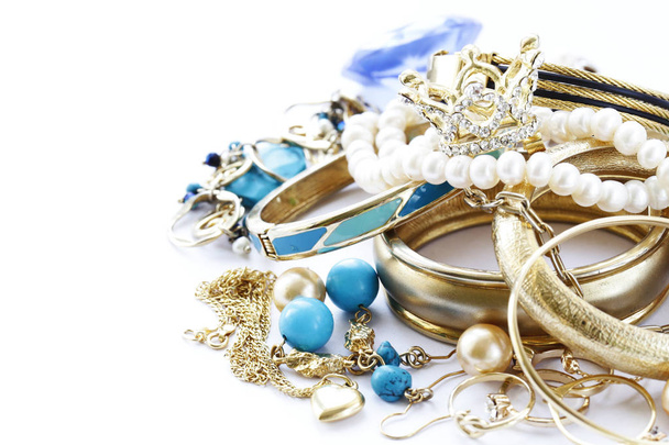 joyas y perlas de oro, pulseras y cadenas
 - Foto, imagen