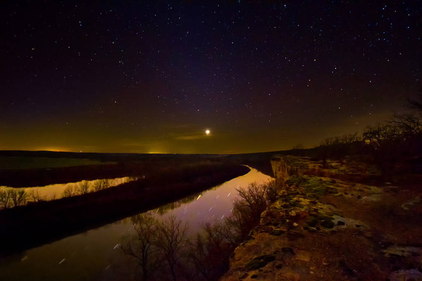 Paisaje nocturno del río Osage
 - Foto, Imagen