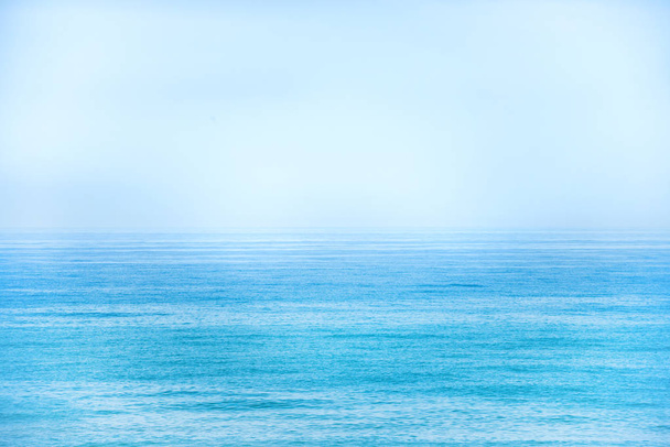 Голубое море и чистое небо - Фото, изображение
