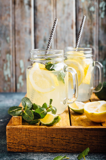 Fresh summer lemonade. Homemade - Φωτογραφία, εικόνα