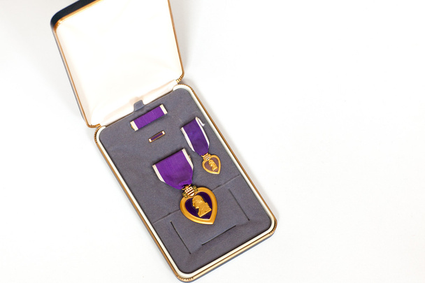 Uma medalha militar de coração roxo
 - Foto, Imagem