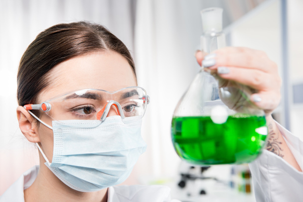 Female scientist in laboratory    - Photo, Image