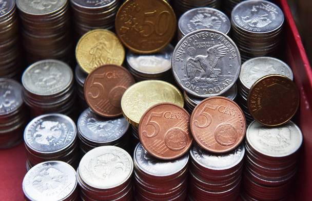 Монеты разных стран разных номиналов
 - Фото, изображение