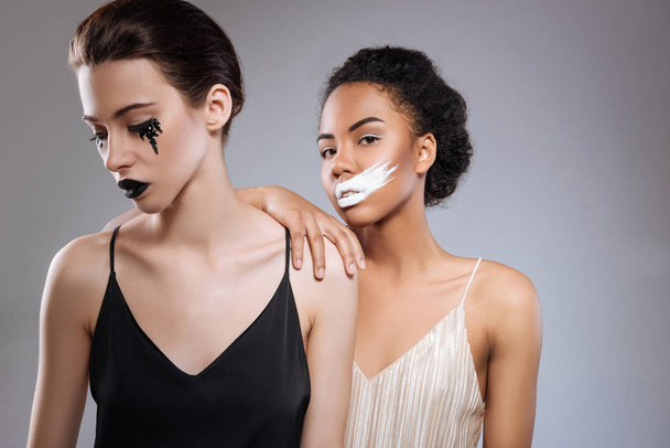 Pretty artistic models working on beauty campaign - Foto, Imagem