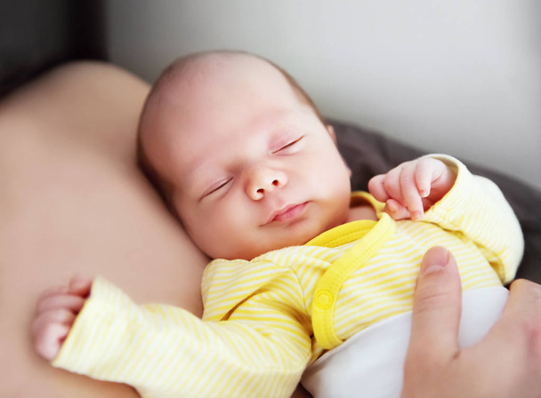 Newborn baby sleeping - Valokuva, kuva