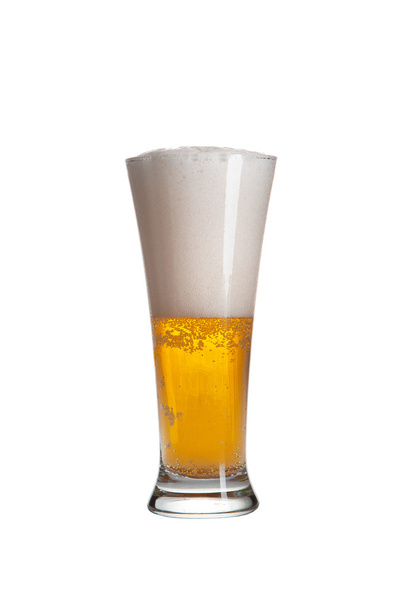 beer in a glass isolated on white - Foto, afbeelding