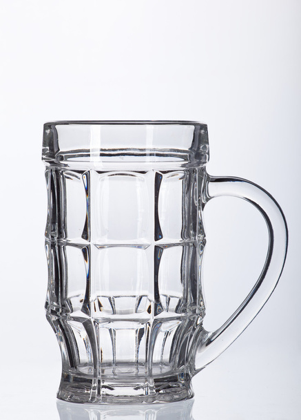 Empty beer glass isolated on white background - Foto, afbeelding