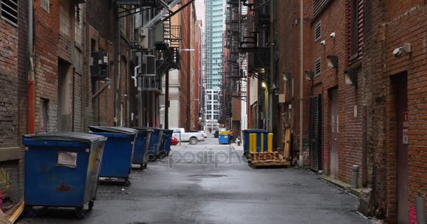 Büyük bir şehirde boş Alleyway görüntüsünü oluşturma - Video, Çekim