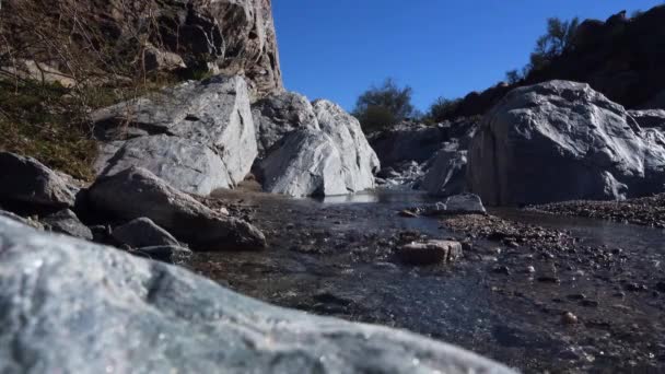 Day Establishing Shot of Stream in Arizona Desert Rocks - Footage, Video