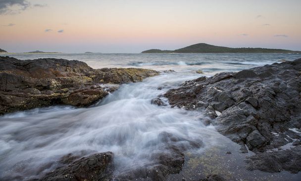Пляж Мбаппе на центральном побережье Австралии
 - Фото, изображение