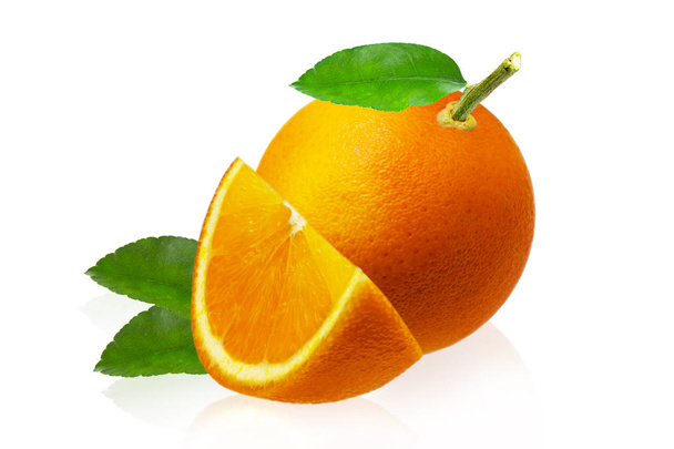 Whole orange fruit and slices isolated on white background - Foto, afbeelding