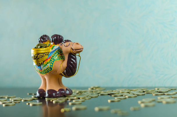 верблюд на євро і грошовій вежі
 - Фото, зображення