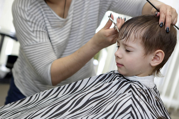 Preschooler having a haircut - Fotoğraf, Görsel