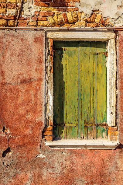 Antique Burano facade - Fotografie, Obrázek
