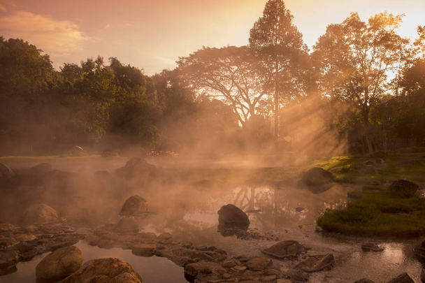 horké prameny v národním parku Chae Son v Thajsku - Fotografie, Obrázek