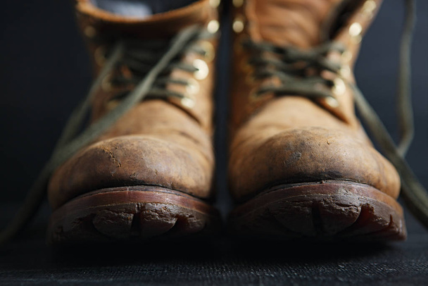 vecchi stivali di pelle
 - Foto, immagini