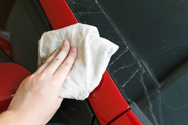 Carro de limpeza das mãos com toalha
. - Foto, Imagem