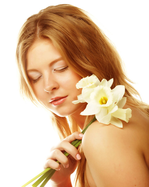 Beauty face of the young woman with white flowers isolated on wh - Foto, Bild