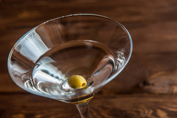 martini cocktail on wooden background close up - Foto, Bild