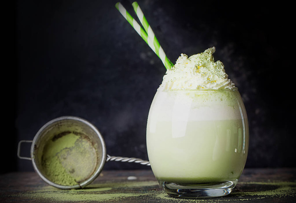 Vihreä Matcha Latte
 - Valokuva, kuva