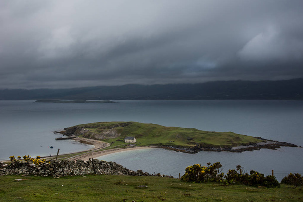 Kis szigeten a Loch Eriboll, Észak-Skócia. - Fotó, kép
