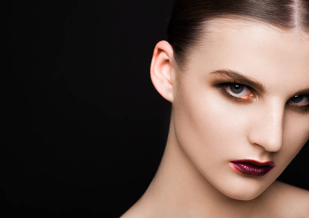 Beauty purrple lips makeup fashion model girl - Foto, immagini