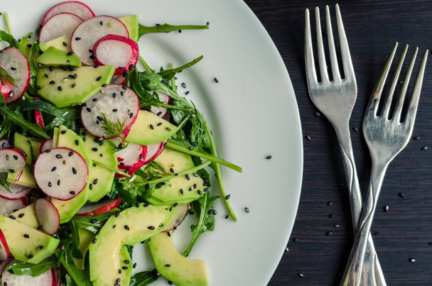 Vegetable salad with avocado - Foto, immagini