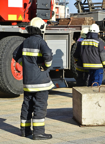 Пожежники на роботі
 - Фото, зображення