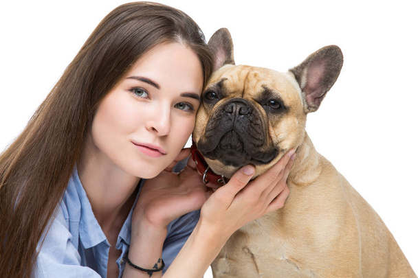 Menina bonita com bulldog francês
 - Foto, Imagem