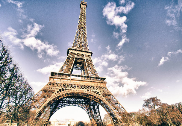 Farben des Eiffelturms im Winter - Foto, Bild