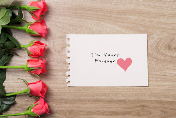 Sfondo San Valentino con Bouquet di rose rosse
 - Foto, immagini