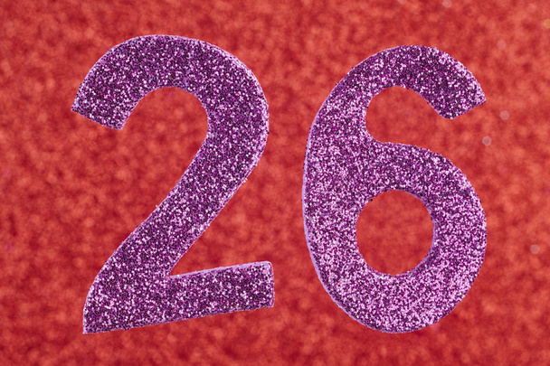 Numéro 26 violet sur fond rouge. Anniversaire
.  - Photo, image