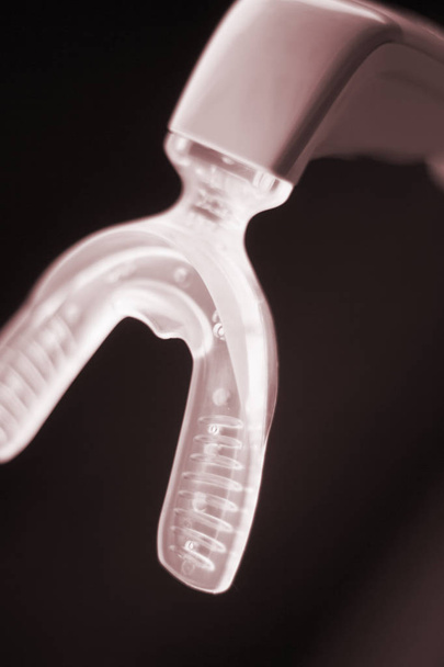Acelerador de alineadores de frenos dentales
 - Foto, Imagen