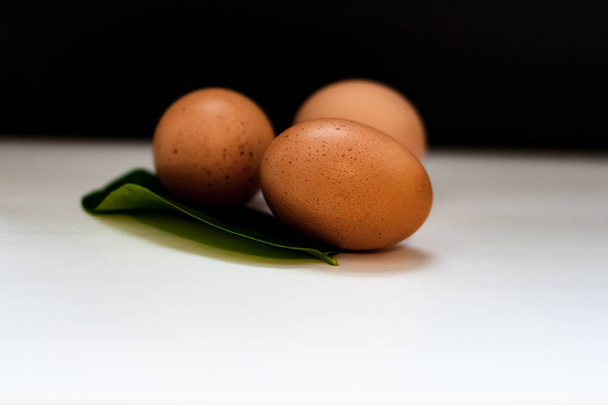 Village chicken eggs - Fotoğraf, Görsel