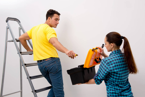 Wife and husband family doing home improvements - Foto, Imagem