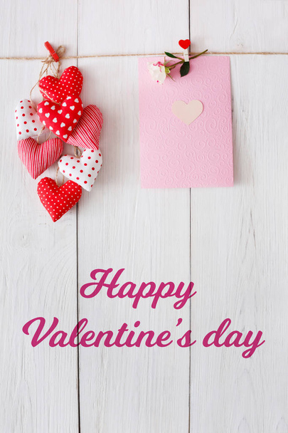 День святого Валентина фон, подушки сердца границы на дерево, копировать пространство
 - Фото, изображение