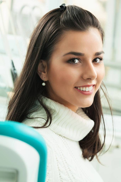 Young woman dental patient - Fotografie, Obrázek