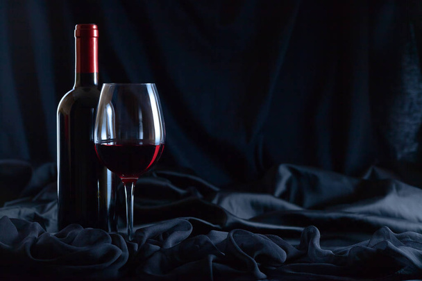  bottle and glass of red wine - Fotoğraf, Görsel