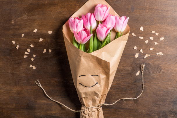 Букет розовых тюльпанов
  - Фото, изображение